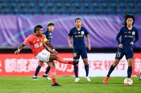 kaiyun sports-苏宁主场逼平申花，继续在中超中游位置()