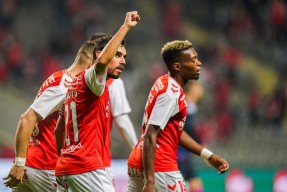 kaiyun app-那不勒斯客场大胜，稳住联赛前六位置()